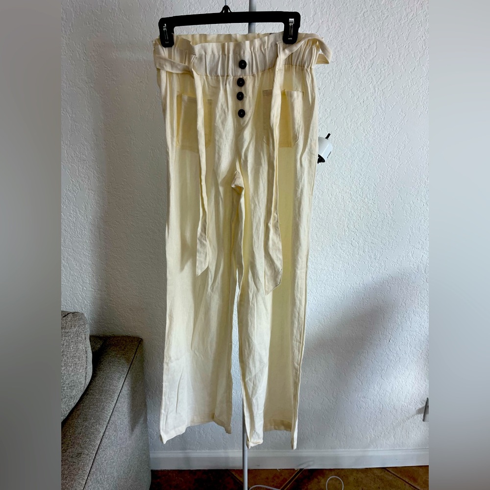 White wide leg paint.
